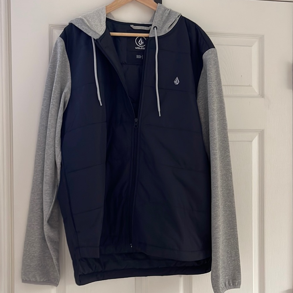 Volcom Men’s XL Black light weight jacket with gray hoodie and sleeves